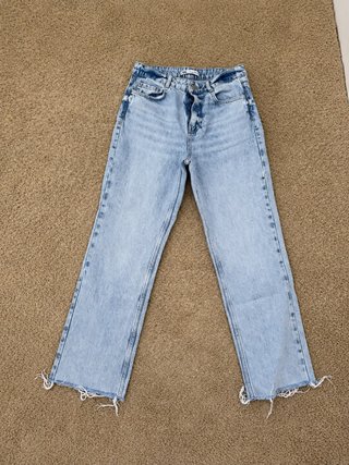 Pantalón vaquero desgastado
