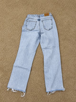 Pantalón vaquero desgastado