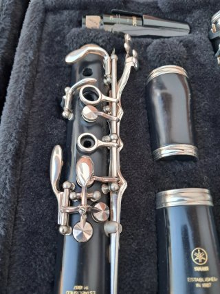 Clarinete Yamaha YCL-255
