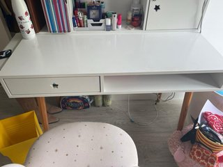 Cama casita infantil + escritorio y silla de Maiso