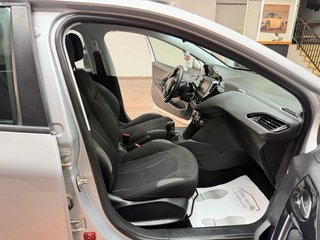 Peugeot 208 2013