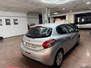 Peugeot 208 2013