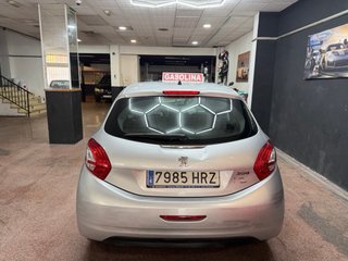 Peugeot 208 2013