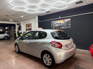 Peugeot 208 2013