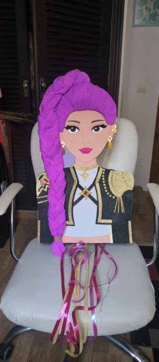 Piñata K-pop Rumi