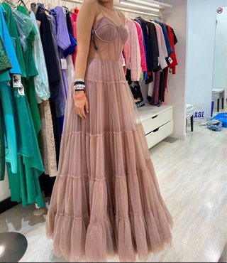 Vestido largo beige/rosa con transparencias