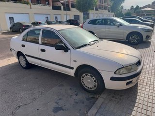 Mitsubishi Carisma 2000
