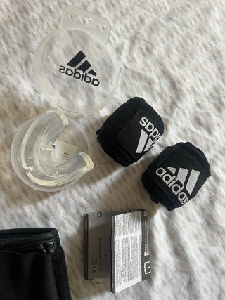 Guantes de boxeo Adidas negros 14oz