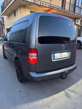 Volkswagen Caddy 2011