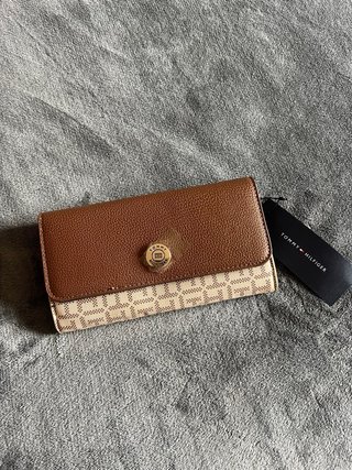 Billetera Tommy Hilfiger Marrón y Beige