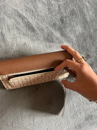 Billetera Tommy Hilfiger Marrón y Beige