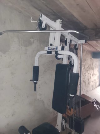 Máquina de gimnasio multifunción