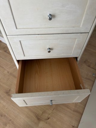 Cajonera decorativa madera beige y blanco