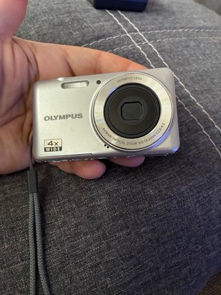 Cámara Olympus Plata + Accesorios