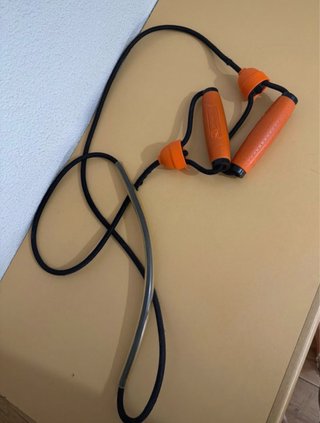 Banda elástica con asas naranjas