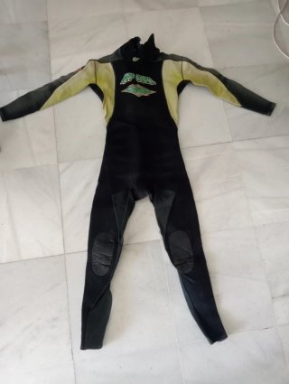 Traje de neopreno Rip Curl+cinturón beuchat