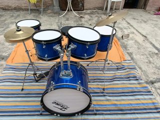 Batería azul completa con accesorios