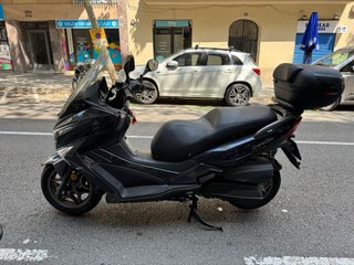 Kymco Grand Dink 300i Maxi Scooter Negra