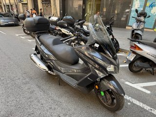 Kymco Grand Dink 300i Maxi Scooter Negra