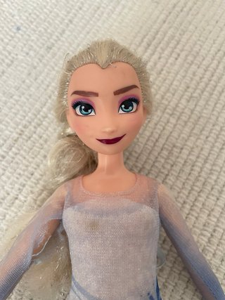 Muñeca Elsa Frozen II y Caballo Nokk