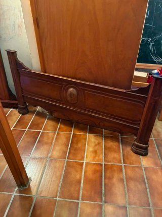 Ccamas con cabecero antiguo de madera