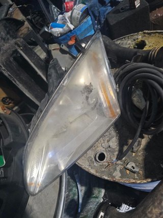 Faro delantero izquierdo Ford Focus Mk2 HHDA 1.6TDCi 109cv