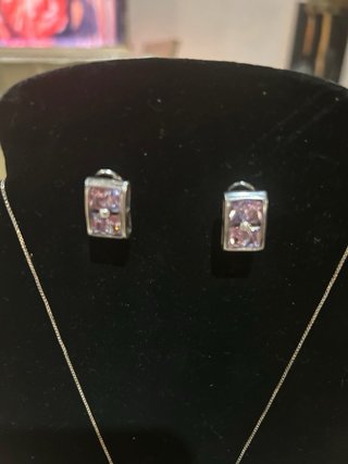 Conjunto Plata Collar y Pendientes Morados