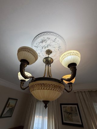 Salón madera maciza. Buen estado.