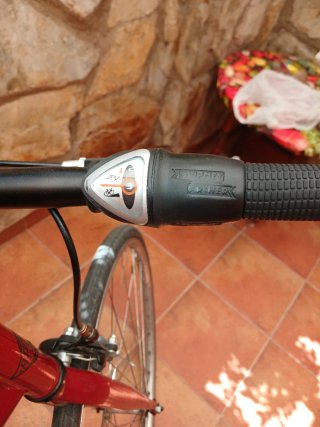 Bicicleta Urbana Roja. Marca La Pomada.