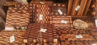 Tablas de cortar de madera artesanas