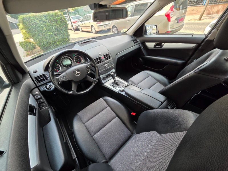 Mercedes-Benz Clase C 2010, foto 24