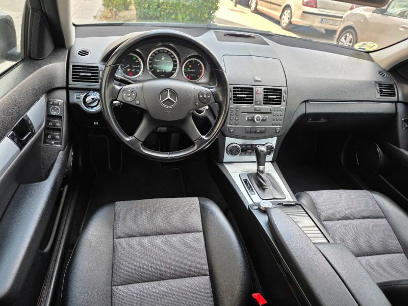 Mercedes-Benz Clase C 2010, foto 26
