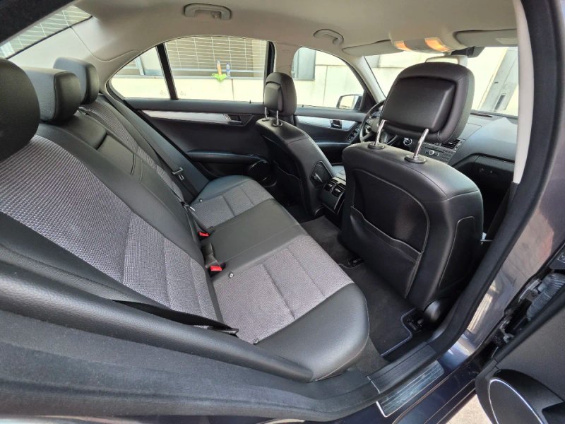 Mercedes-Benz Clase C 2010, foto 28
