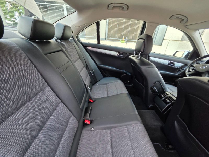 Mercedes-Benz Clase C 2010, foto 29