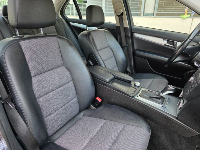 Mercedes-Benz Clase C 2010, foto 32