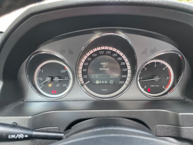 Mercedes-Benz Clase C 2010, foto 41