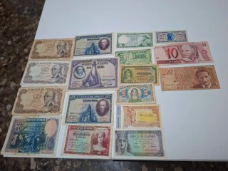 Conjunto de billetes antiguos españoles y extranje