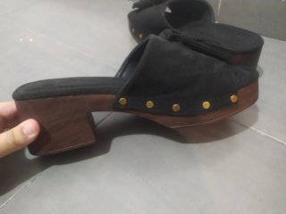 Tacones negros plataforma con flecos talla 39