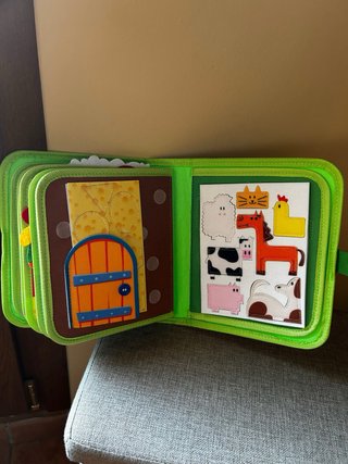 Libro Montessori con cartas