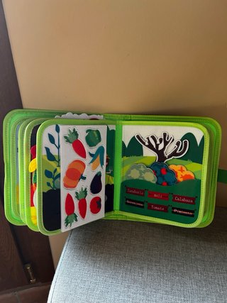 Libro Montessori con cartas