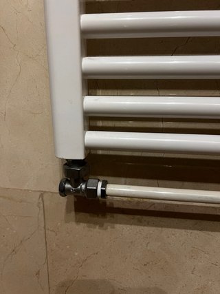 Radiador toallero de agua blanco