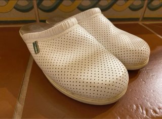 Zuecos sanitarios D'farma blancos