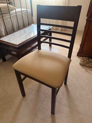 Sillas de comedor madera y tela beige