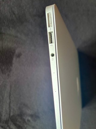 Apple - MacBook Air 13 2017 8GB RAM 128GB SSD