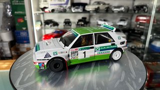 Lancia delta caja cantabria chus puras escala 1:18