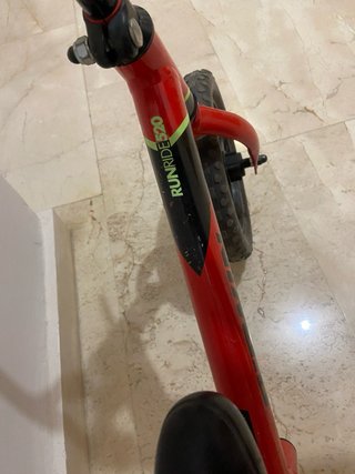 Bici sin pedales Btwin roja