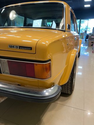 SEAT 124 1996