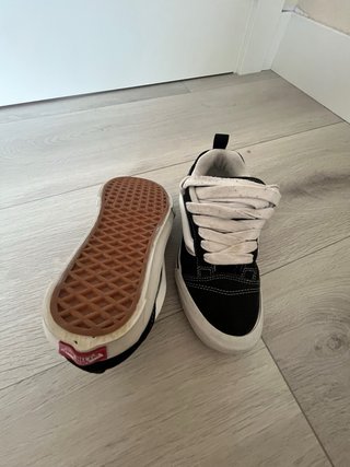 Zapatillas Vans Skate Negras y Blancas