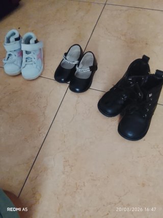 Scarpe bimba n. 20-21-22 come nuove