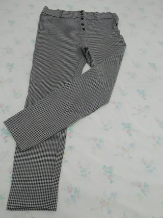 Pantalón Zara cuadros blanco y negro